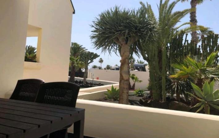 Suri Costa Teguise Apartment Exterior foto